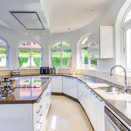 Casa Darcey Villa *